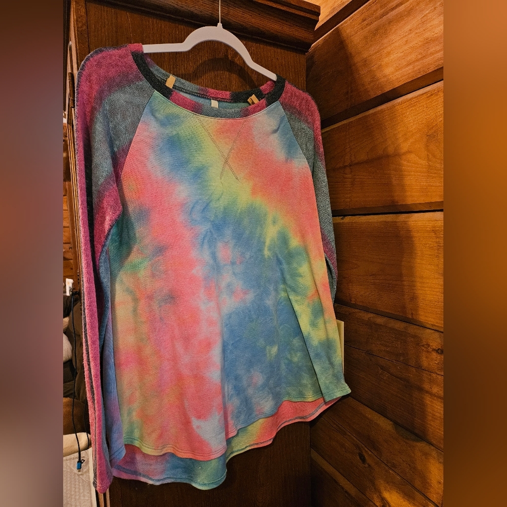 Unique Colorful Tie-Dye Women's Long Sleeve Top SIZE LARGE